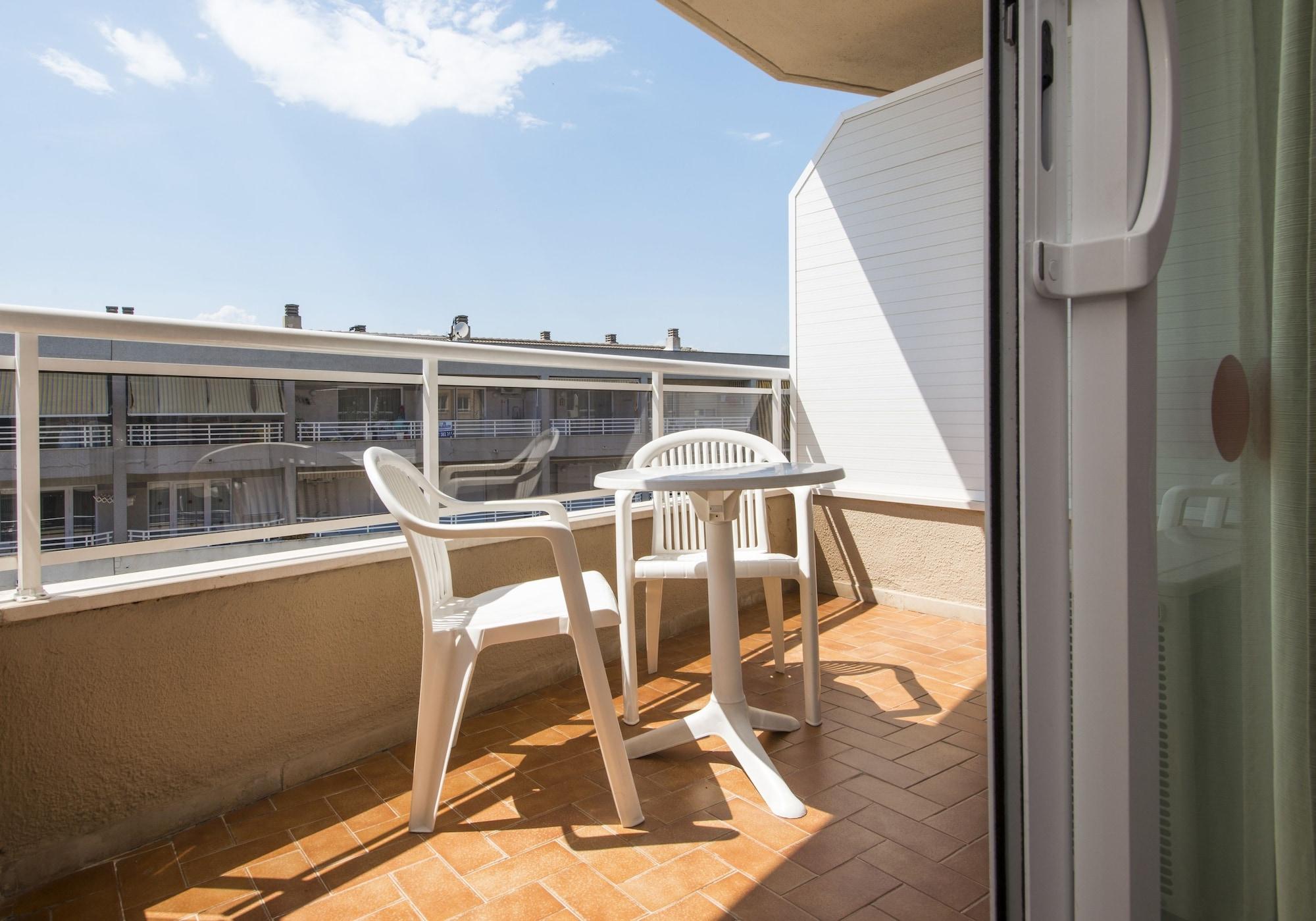 California Apartments ซาลอว์ ภายนอก รูปภาพ