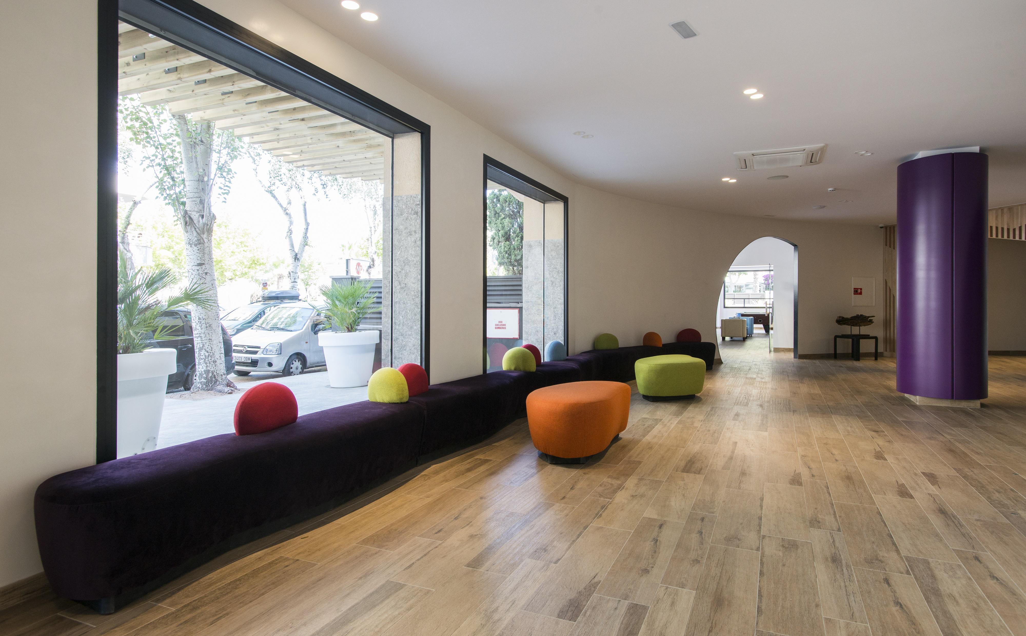 California Apartments ซาลอว์ ภายนอก รูปภาพ