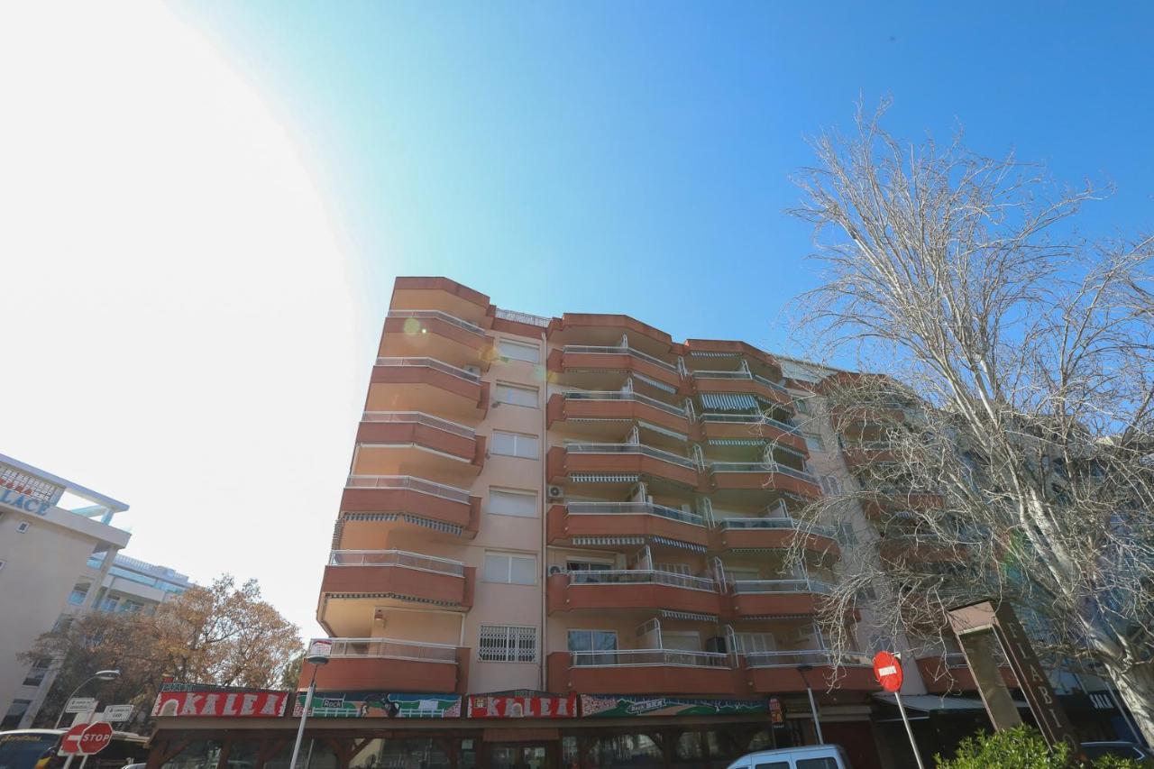California Apartments ซาลอว์ ภายนอก รูปภาพ